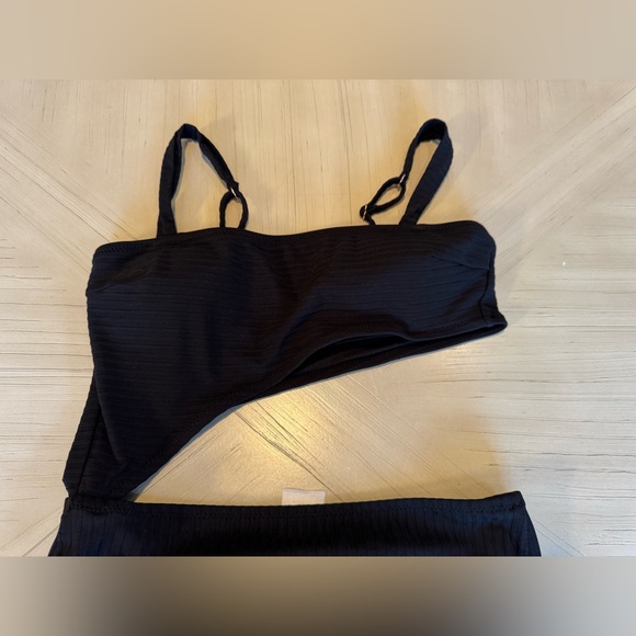 Shade & Shore Women's Ribbed Cut Out One Piece Swimsuit - Size Small - EUC! - Picture 9 of 14